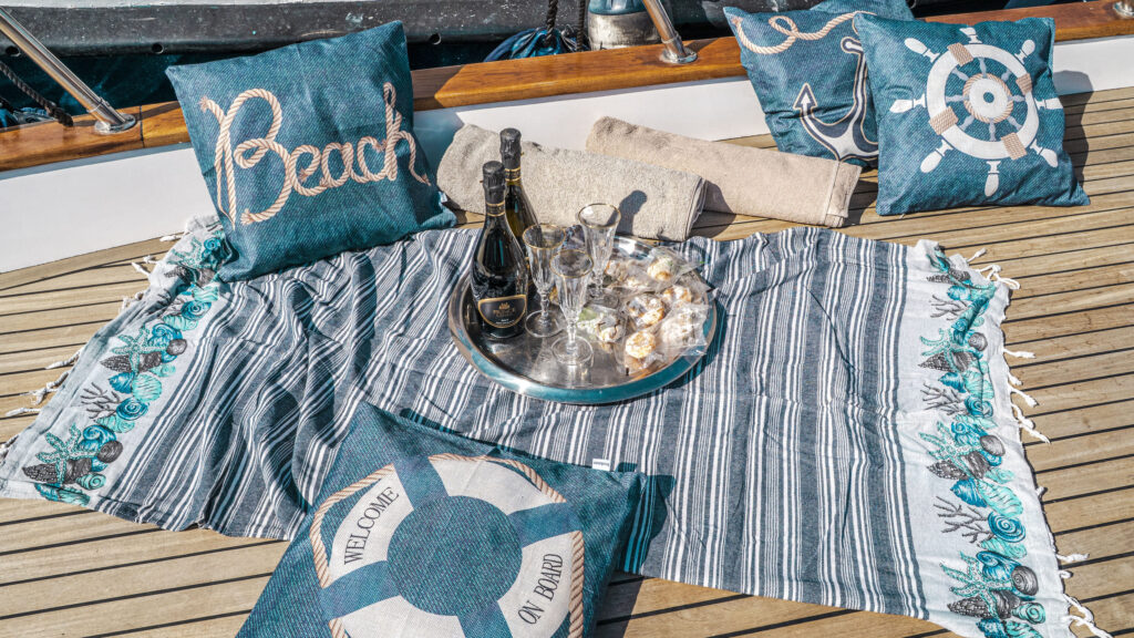 Charter Boat Taormina aperitivo a bordo